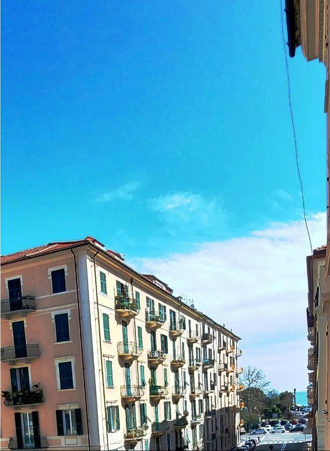 Ca' Mariuccia. Appartamento A Un Passo Dal Mare Savona Buitenkant foto